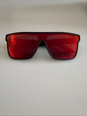 Neven shades sunglasses red